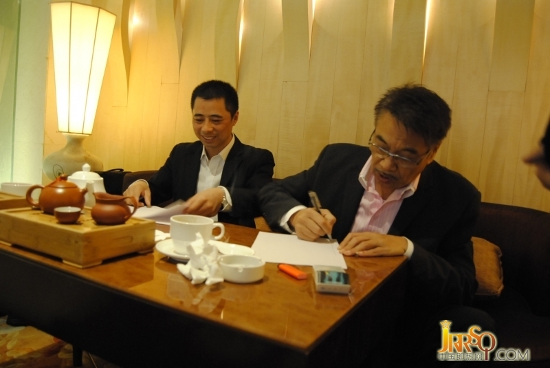 吳孟達(dá)再攜手上海優(yōu)博即熱式電熱水器