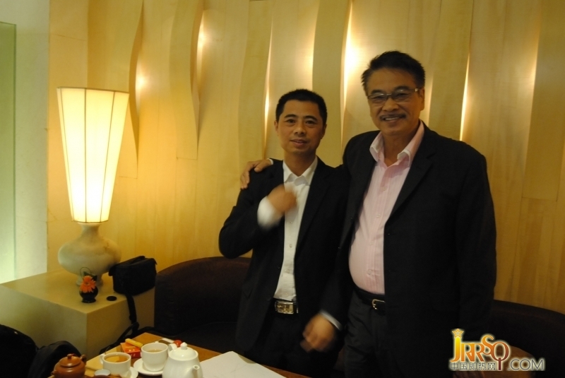 吳孟達(dá)再攜手上海優(yōu)博即熱式電熱水器