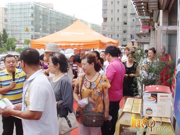 小區(qū)推廣為即熱式電熱水器銷售開辟新天地