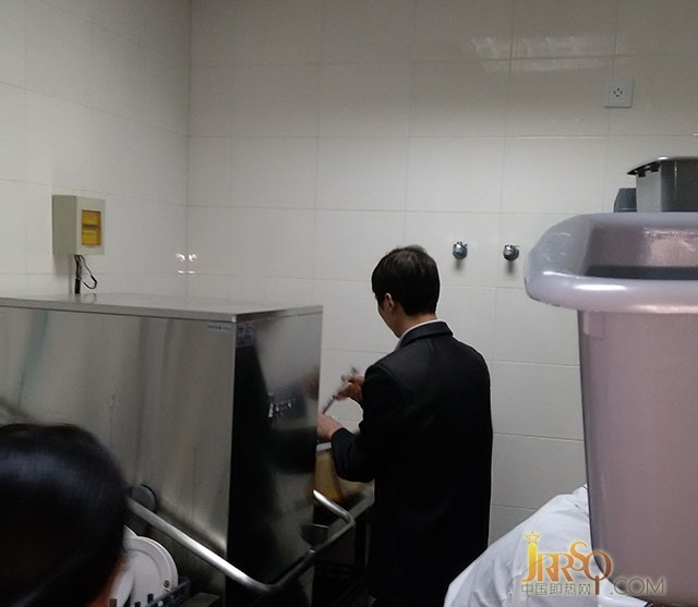 選購賓館酒店熱水器是用桶裝的還是即熱的？哪種比較好？