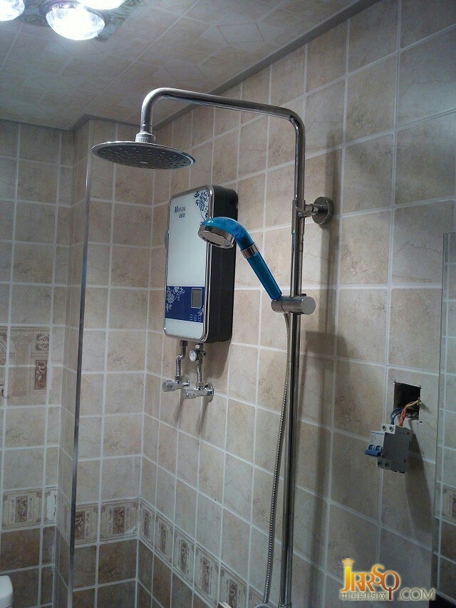 掌握三大件 即熱式電熱水器繁榮指日可待