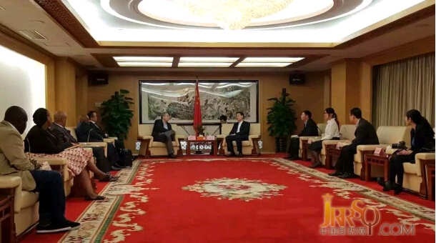 沐克速熱式電熱水器走出中國(guó) 走向世界